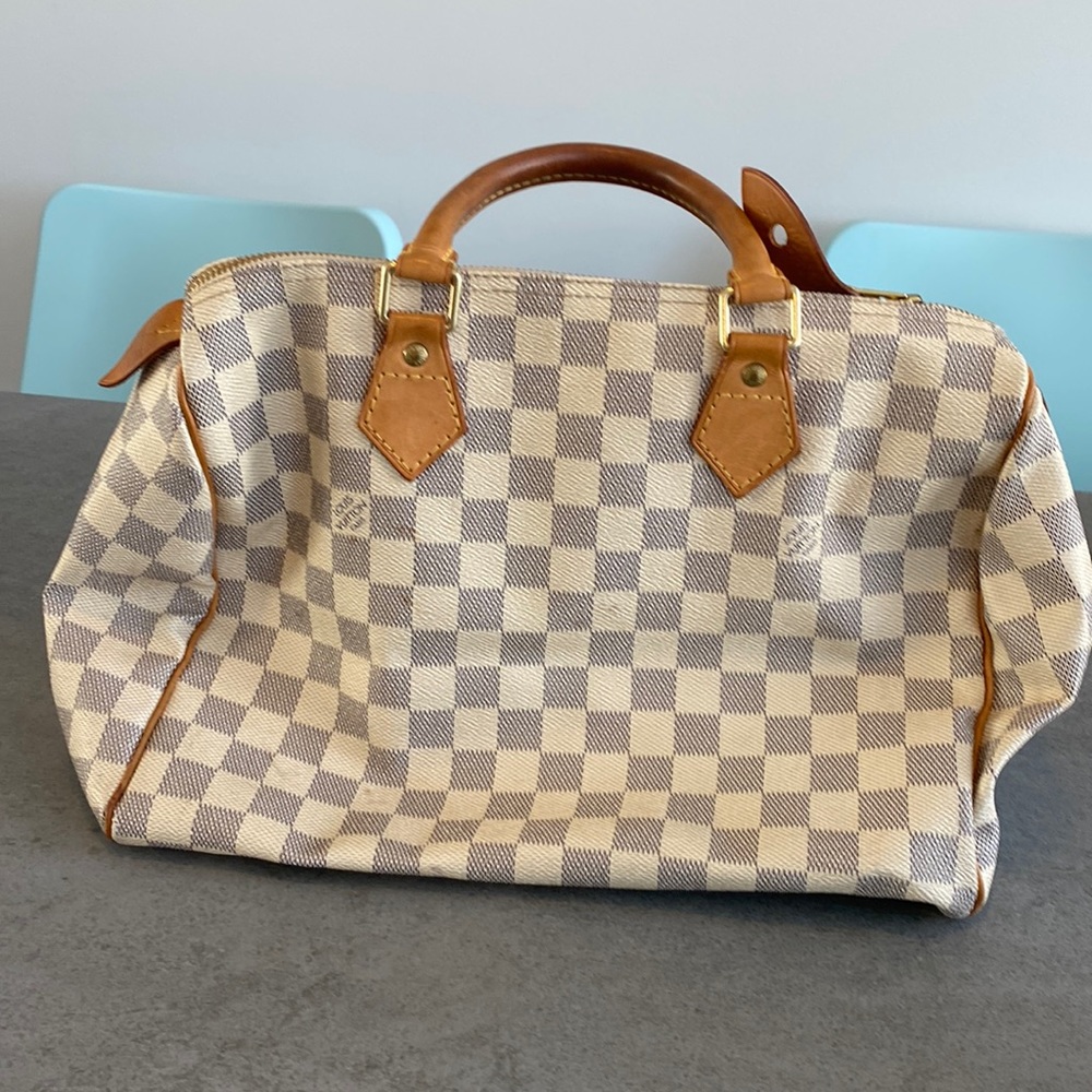 Louis Vuitton bag, medium size, 11 years old still in good condition